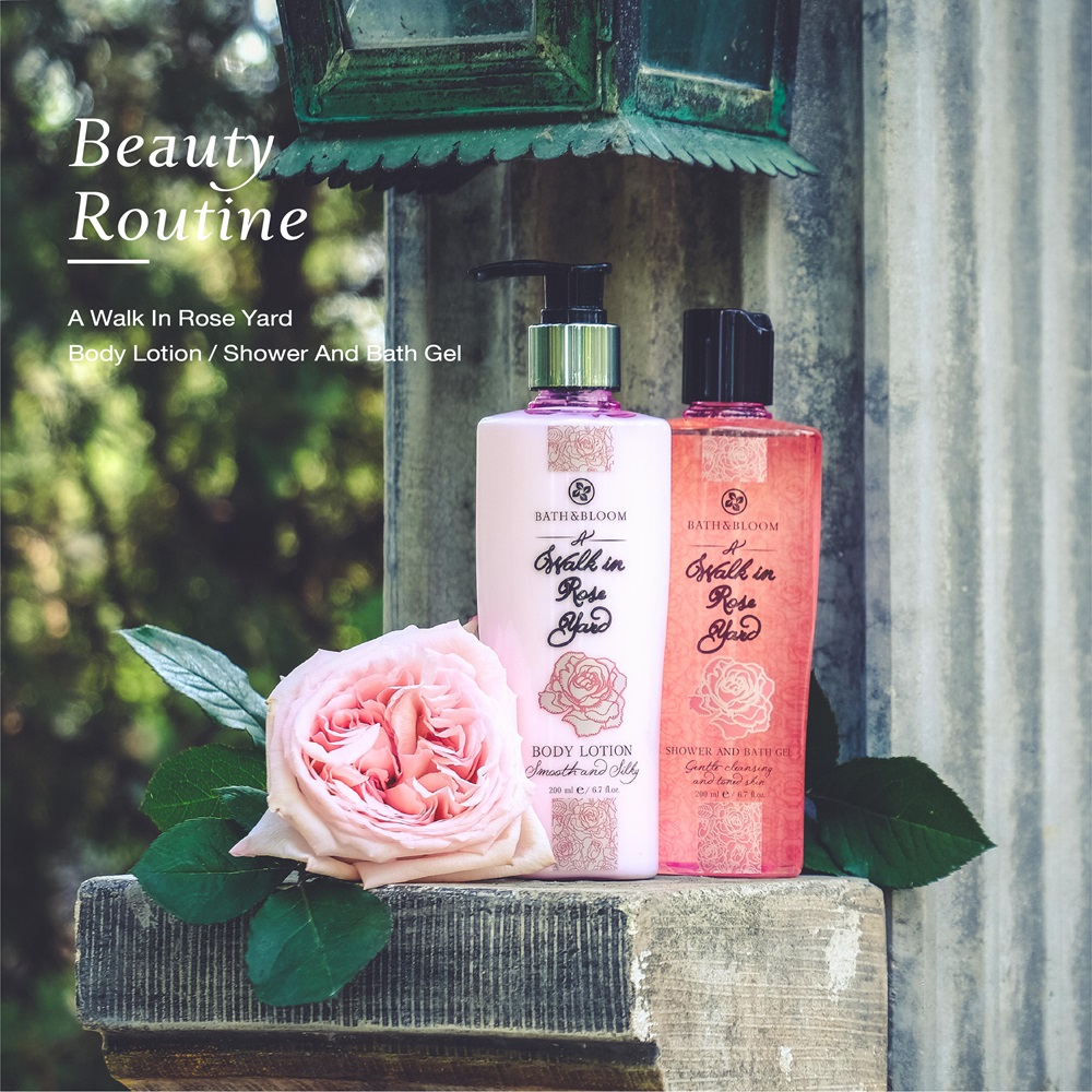 For a longer-lasting fragrance and more effective skin care, it is recommended to pair it with the Rose Blossom-scented body lotion from the A Walk In Rose Yard collection. For a longer-lasting fragrance and more effective skin care, it is recommended to pair it with the Rose Blossom-scented body lotion from the A Walk In Rose Yard collection.