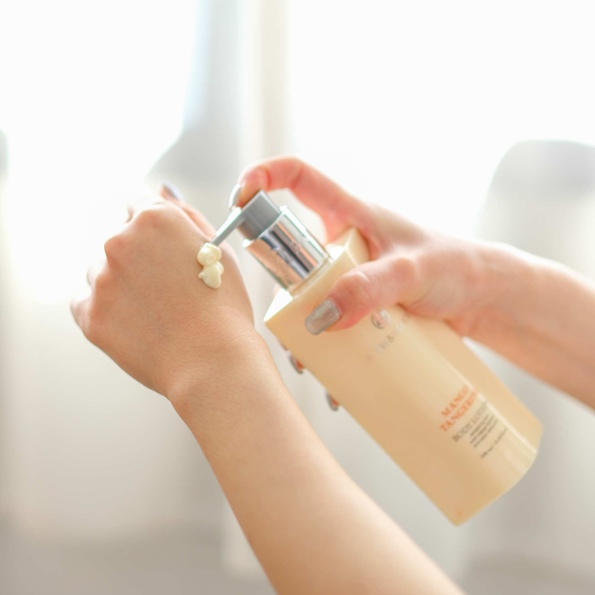 This lightweight body lotion glides on effortlessly and absorbs quickly into the skin. Enriched with natural extracts, it helps nourish and protect your skin—leaving it healthy, soft, and smooth to the touch.