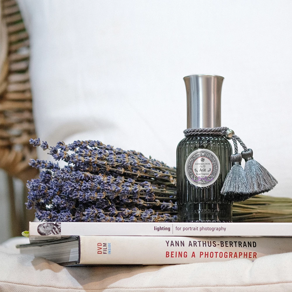 Lavender Scent – a naturally calming fragrance that helps reduce stress and anxiety, promotes tranquility, and creates a relaxing atmosphere ideal for rest and sleep.