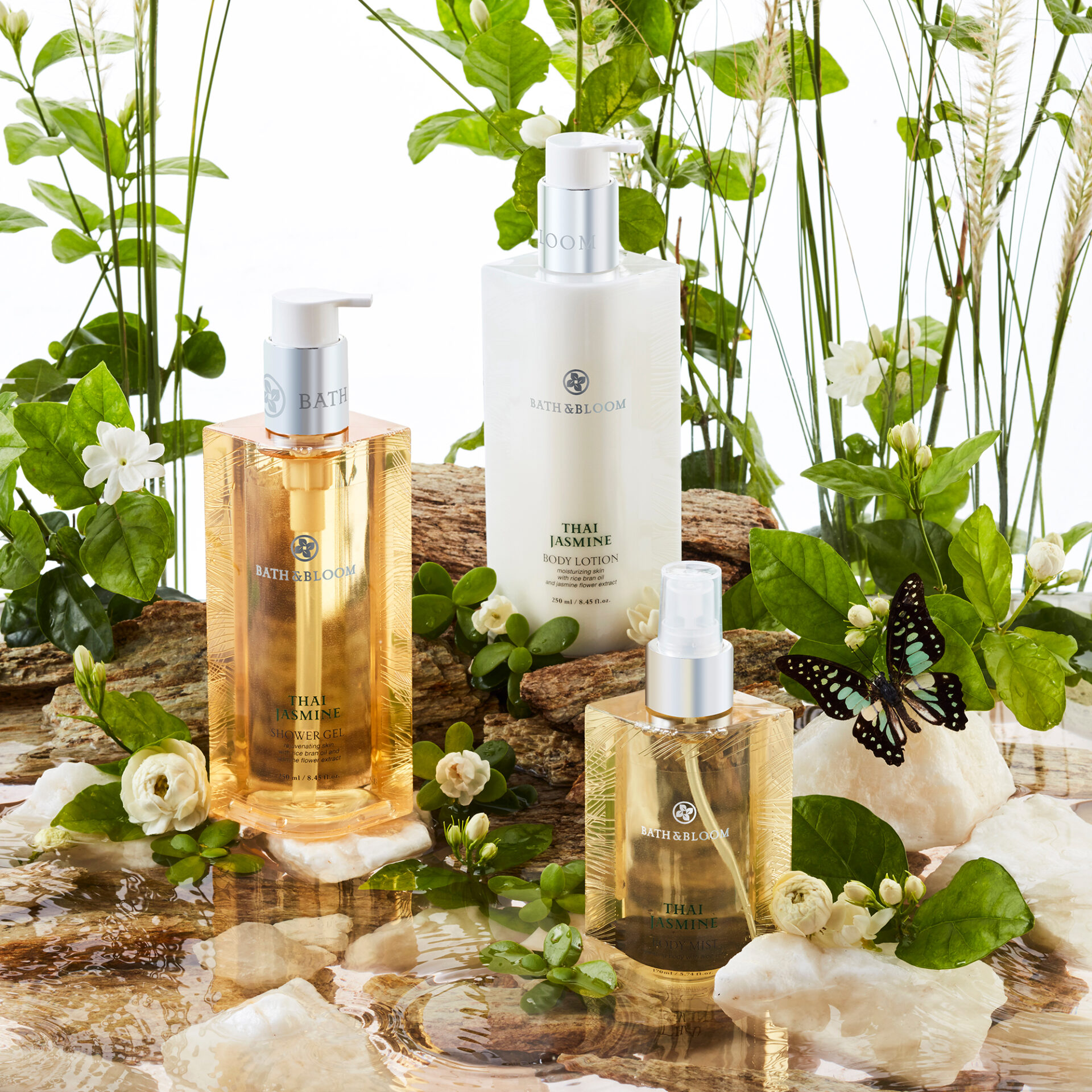 บำรุงผิวกายแบบครบจบ เพื่อผิวเนียมนุ่ม ชุ่มชื้น สุขภาพดี พร้อมกลิ่นหอมสดชื่นที่เป็นเอกลักษณ์ของดอกมะลิไทย โดยการทำความสะอาดผิวด้วยสบู่เหลว เจลอาบน้ำ, บำรุงให้ชุ่มชื้นด้วยครีมบำรุงผิวกาย และเพิ่มความหอมให้ยาวนานตลอดทั้งวันด้วยสเปรย์น้ำหอมบำรุงผิวกาย