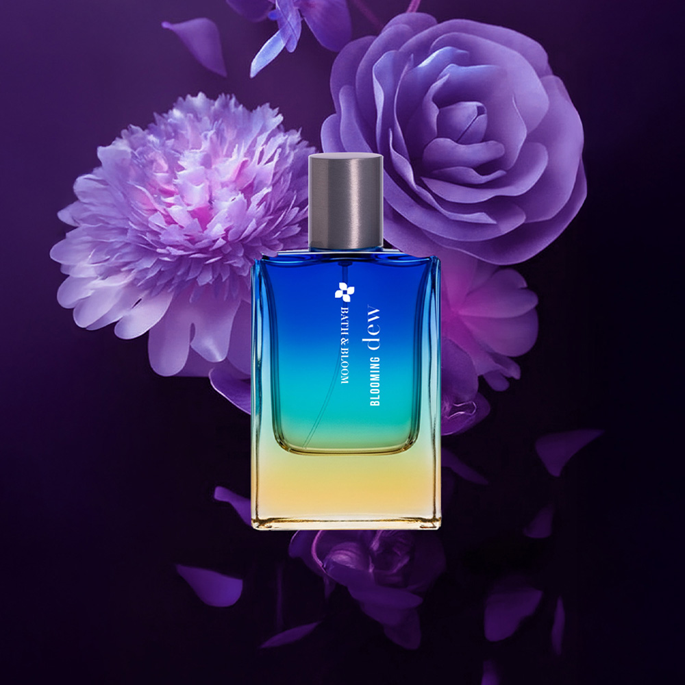 Blooming Dew Eau de Parfum มอบกลิ่นหอมสะอาดที่แฝงพลังสงบนุ่มลึกภายใน Blooming Dew Eau de Parfum มอบกลิ่นหอมสะอาดที่แฝงพลังสงบนุ่มลึกภายใน